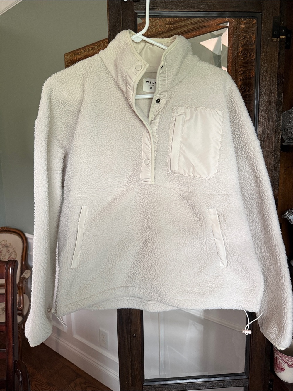 Wilo The Label Size M Cozy Ivory Sherpa Pullover with Chest Pocket